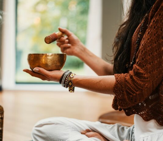 “Covid-19 이후 높아진 불안증상, 일상 속 건강 관리 루틴으로… woman in brown knit sweater holding brown ceramic cup