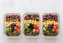 “일상 속 작은 변화가 여성 건강 지킨다… 최신 트렌드와 실천법 소개” fruit salads